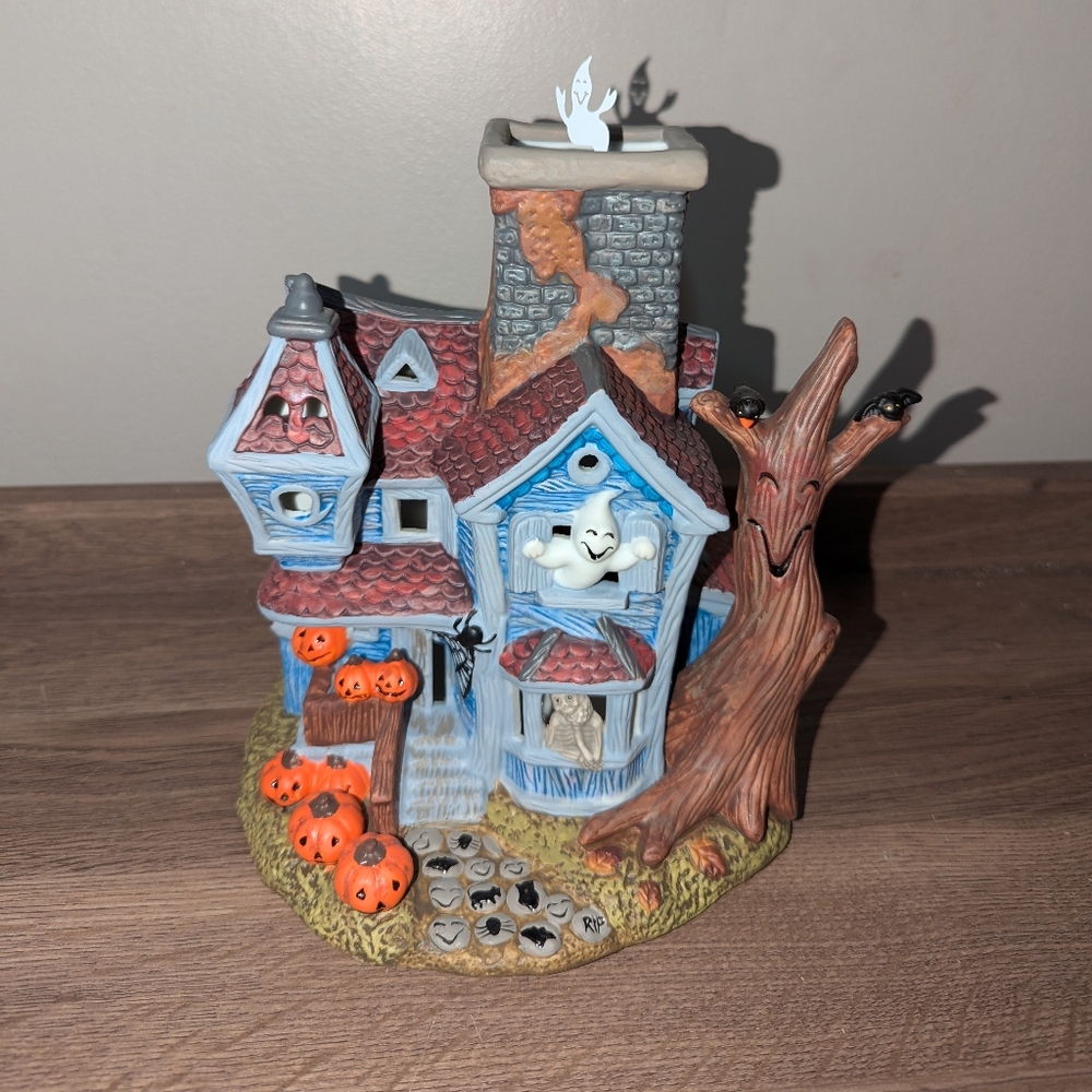 PartyLite Ghostly Tea Light House P7862 Haunted House Tealight Candle Holder New